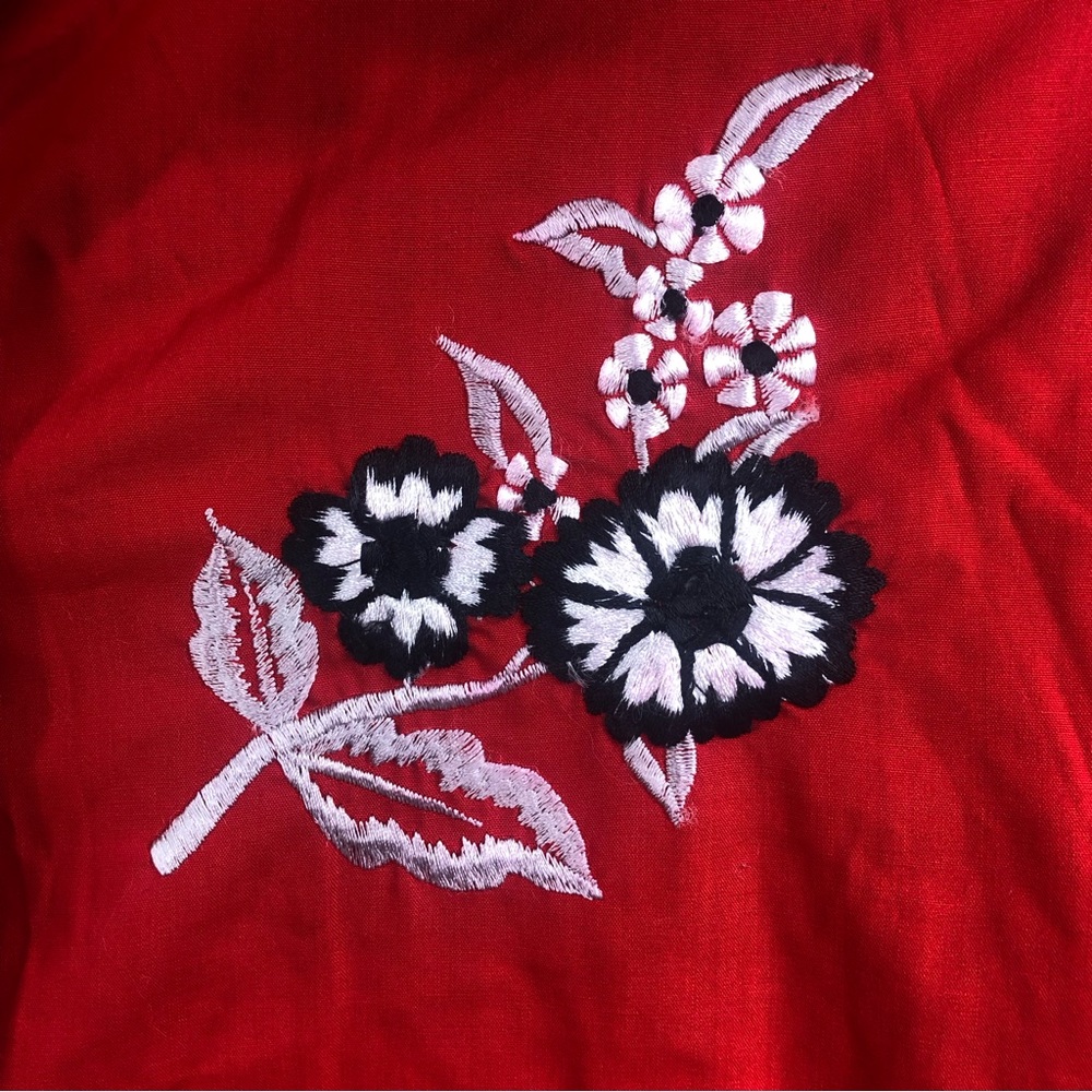 Women’s Ely red western shirt with embroidered flowers! - Picture 3 of 8